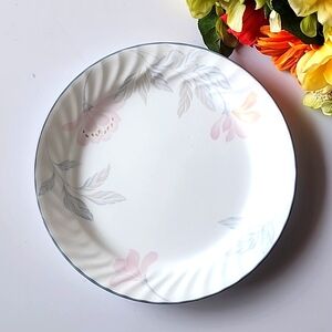 ☆Corelle Impression Pink Trio with Blue Rim, Dinner Plate.☆